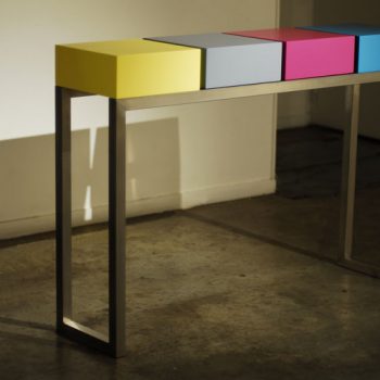 Exposition Mobilier Design au Viaduc des Arts Paris, les meubles Les Pieds Sur La Table