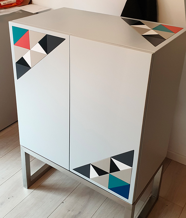 Meuble minibar sur mesure avec décor Origami, Meuble design créé et fabriqué par Les Pieds Sur La Table artisan français