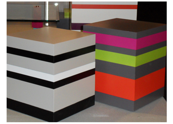 Première collection de meubles modulables sur mesure et colorés Les Pieds Sur La Table au salon Maison&Objet septembre 2011, table d'appoint