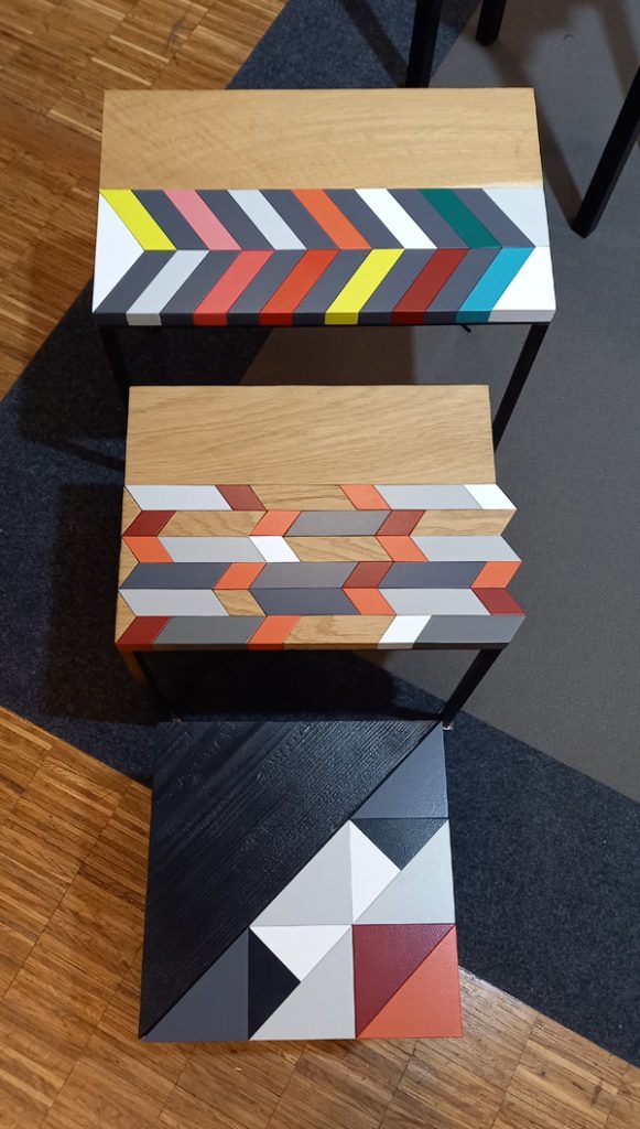 Tables basses bois et motifs origami Meubles contemporains Les Pieds Sur La Table salon du patrimoine culturel Paris