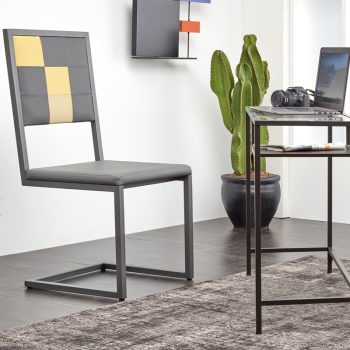 chaise design pour les bureaux d'entreprise Pied-Tine, pied acier cantilever, dossier en damier sur mesure, Mobilier design Les Pieds Sur La Table