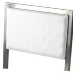 chaise design finition inox brossé et dossier uni Aurea blanc par Les Pieds Sur la Table