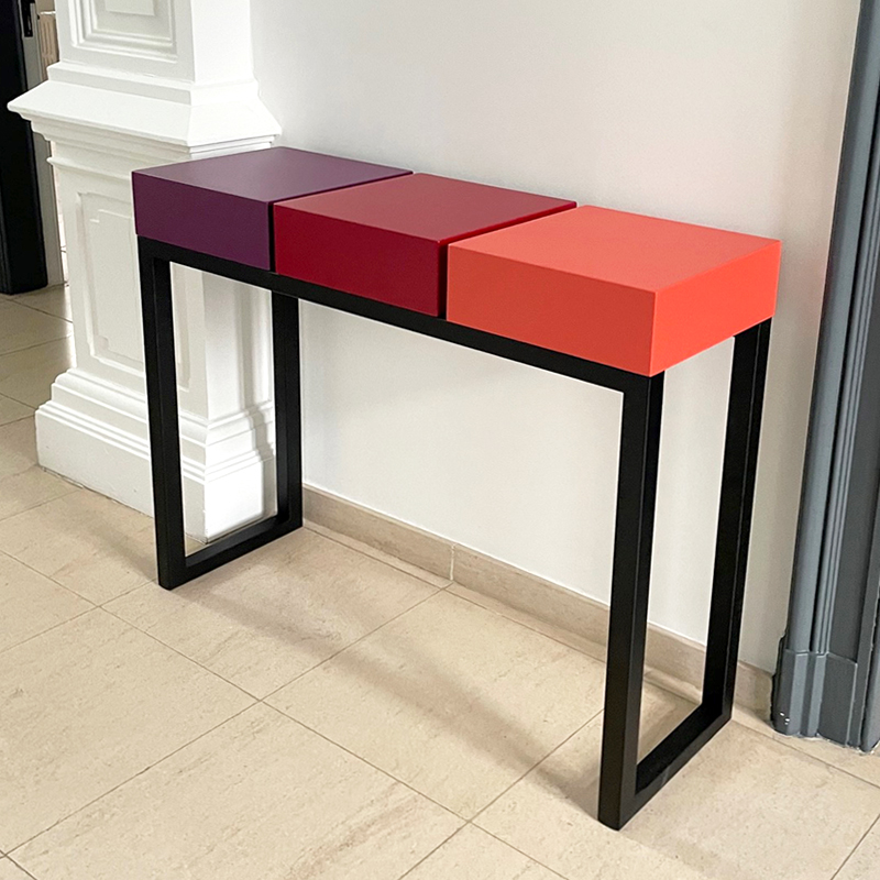 Console d'entrée en couleurs personnalisée, création et fabrication par Les Pieds Sur La Table mobilier sur mesure