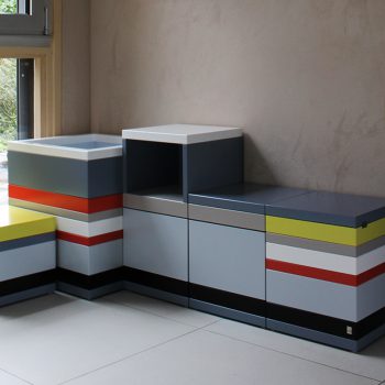 Coffres de rangement sur mesure Pied-Monté, bois laqué en couleurs sur mesure, mobilier Les Pieds Sur La Table, réalisation maison-800