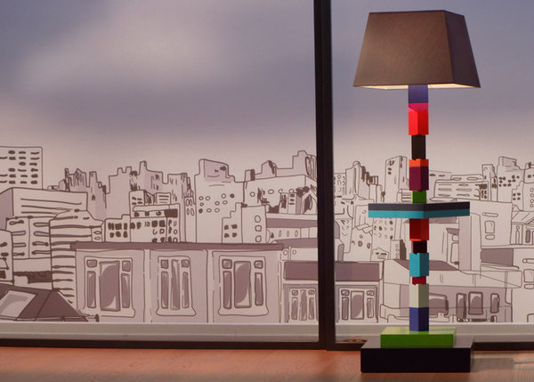lampadaire graphique cubes en couleurs multicolore Pied-Jeu mobilier Les Pieds Sur La Table France 5 dessin