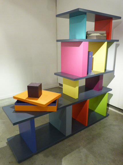 bibliothèque étagère modulable sur mesure multicolore Le Pied mobilier Les Pieds Sur La Table exposition détail
