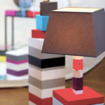 lampe laquee en couleurs Pied-Jeu par le mobilier Les Pieds Sur La Table