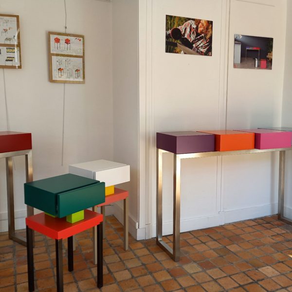 Vente meubles contemporains Les Pieds Sur La Table à la boutique éphémère Rueil-Malmaison septembre 2020 - Création de consoles modernes sur mesure