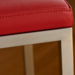 chaise design finition piétement inox brossé polissage estompé des angles par Les Pieds Sur la Table