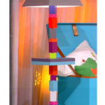 lampadaire graphique cubes en couleurs Pied-Jeu mobilier Les Pieds Sur La Table France 2