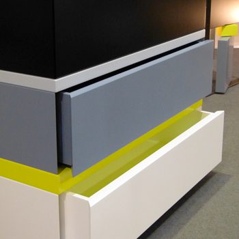 Nouvelle collection de meubles modulables sur mesure et colorés Les Pieds Sur La Table au salon Maison&Objet septembre 2014, commode laqué 360-de-Pied