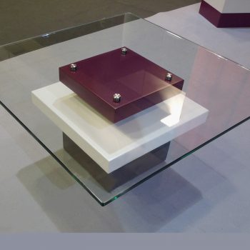 tables basses laquee en couleurs aubergine blanc et verre carre Pied G Uno mobilier modulable Les Pieds Sur La Table